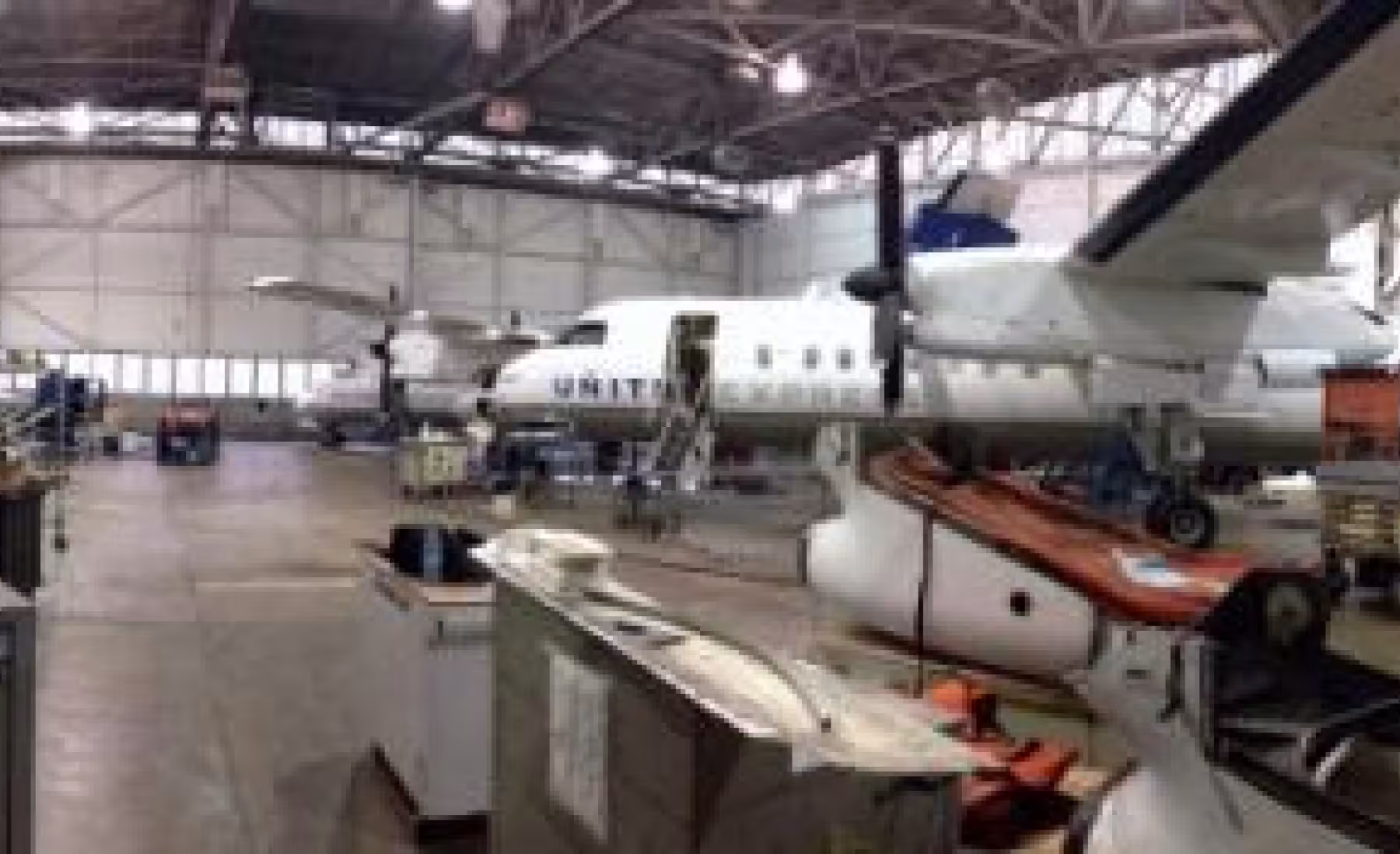 CommutAir opts for AMOS